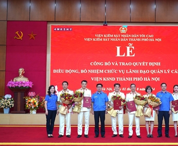 Lễ công bố và trao Quyết định điều động, bổ nhiệm Lãnh đạo quản lý cấp phòng...